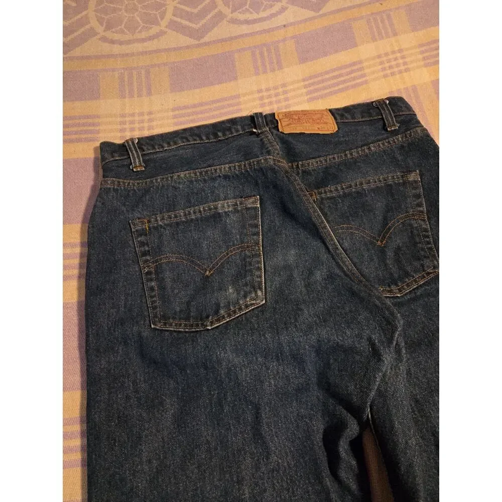 Levis refer measurements